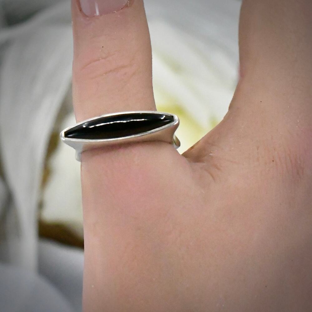 DJM 925 Sterling Silver Ring Size 8.5 Black Onyx Modernist Oval 10.3g